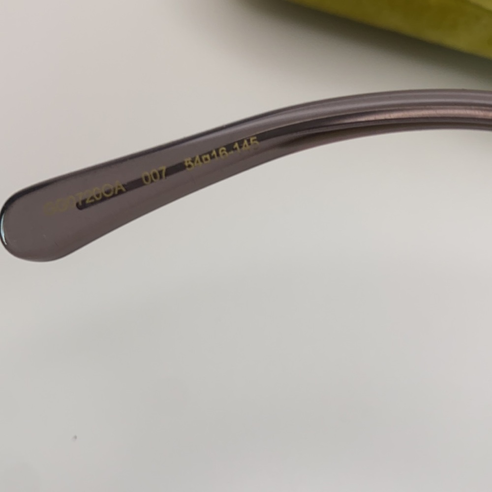 Gucci Eyeglasses - Picture 4 of 7